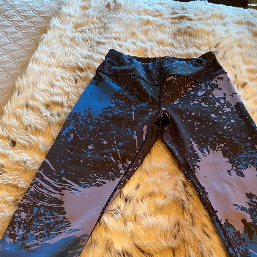 PELOTON Miami Fitwear Leggings.
